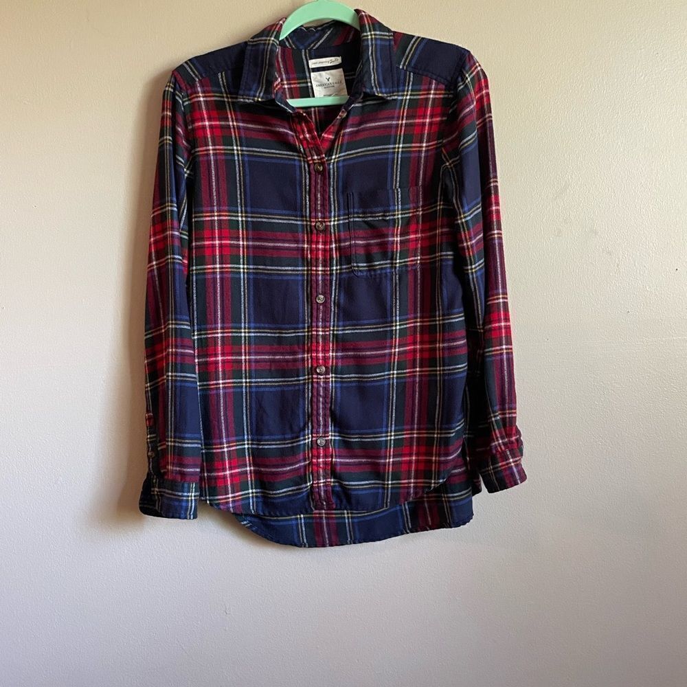 American Eagle red blue Plaid button down sz Small